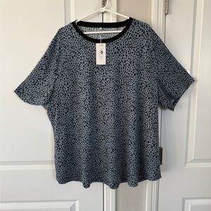 Women's Black and Gray Patterned Top